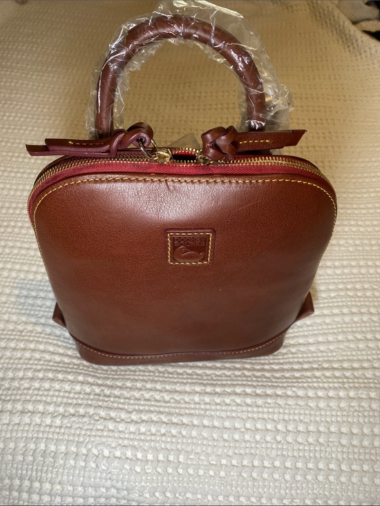 Dooney & Bourke Handbags - NWT Dooney & Bourke Chestnut Brown Leather small Zip Pod Backpack 🐻
